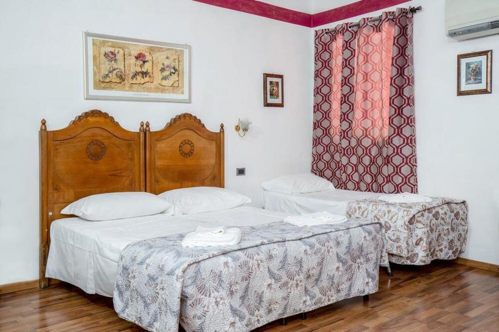 Foto de una habitación de PICCOLO HOTEL Con Access ZTL !!! Ɲel Ƈentro Storico di Ƒirenze !!!