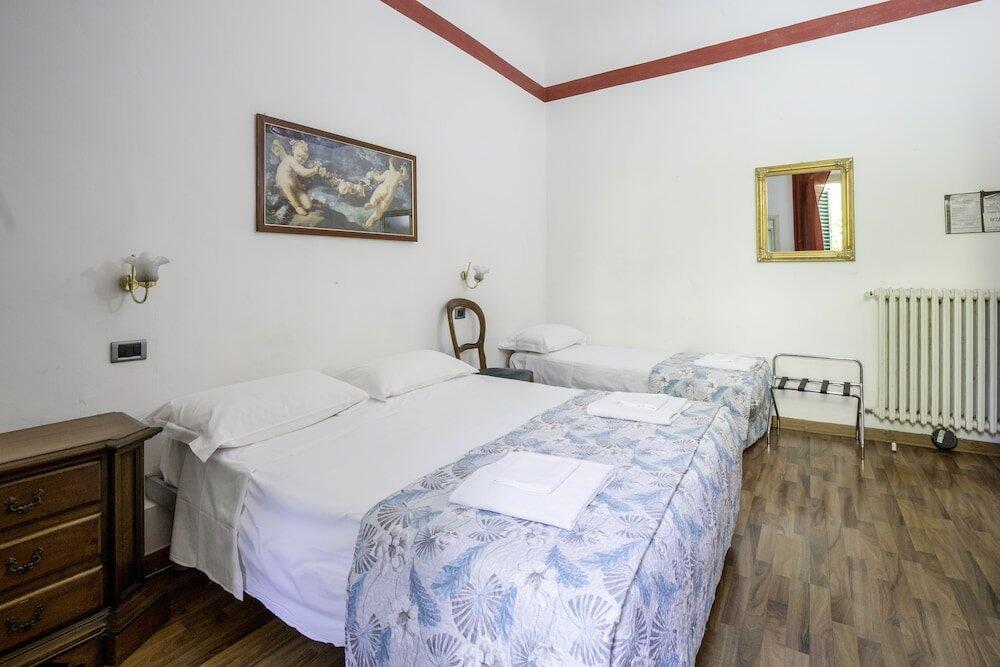 Foto de una habitación de PICCOLO HOTEL Con Access ZTL !!! Ɲel Ƈentro Storico di Ƒirenze !!!