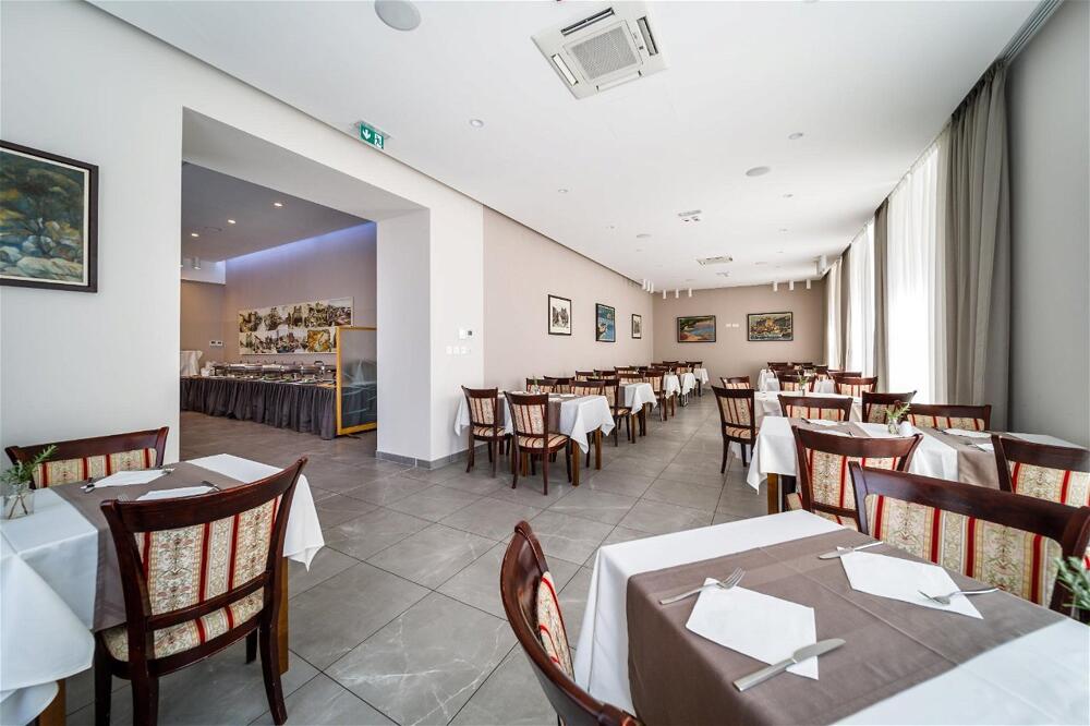 Foto de restauración de Hotel Continental