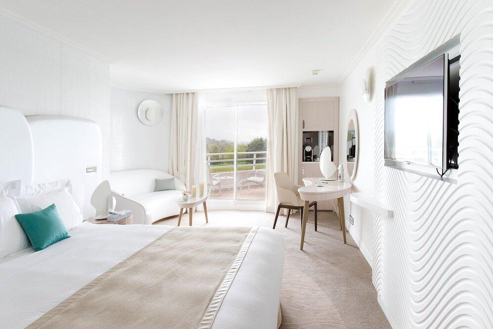 Foto de una habitación de Miramar La Cigale Hotel Thalasso &amp;amp; Spa