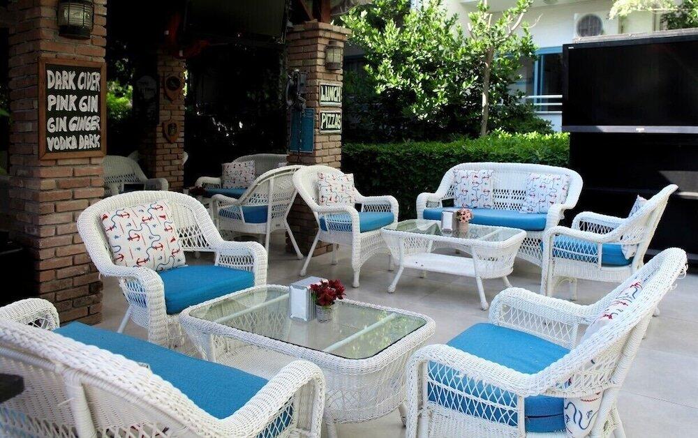 Foto de restauración de Navy Hotel