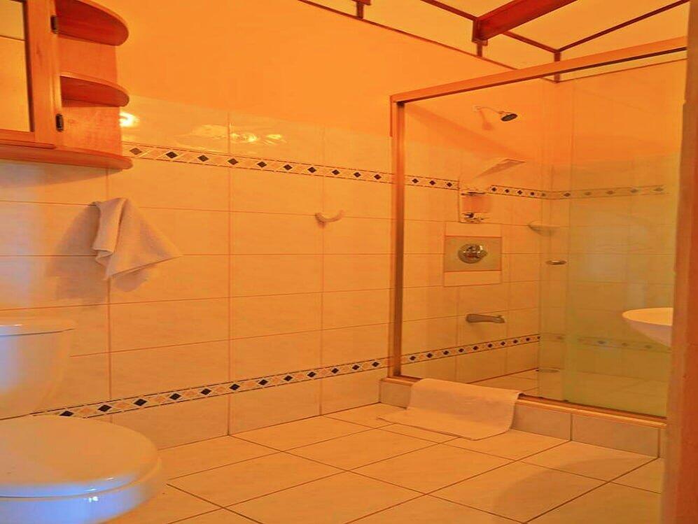 Foto del baño de Hotel Tres Banderas