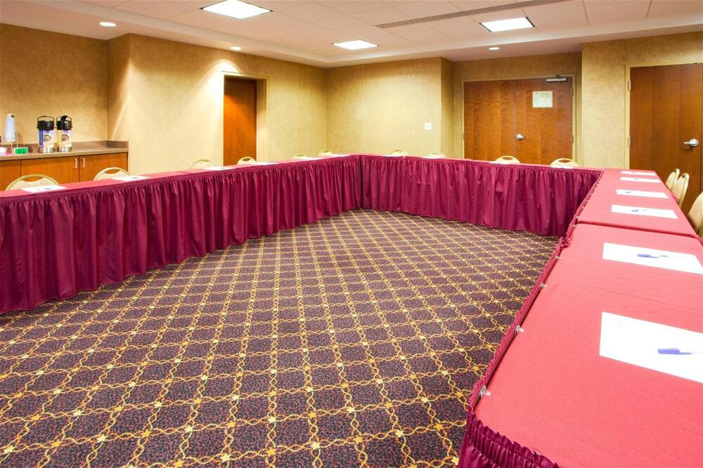 Photo – Holiday Inn Express Hotel &amp;amp; Suites Hagerstown, an IHG Hotel