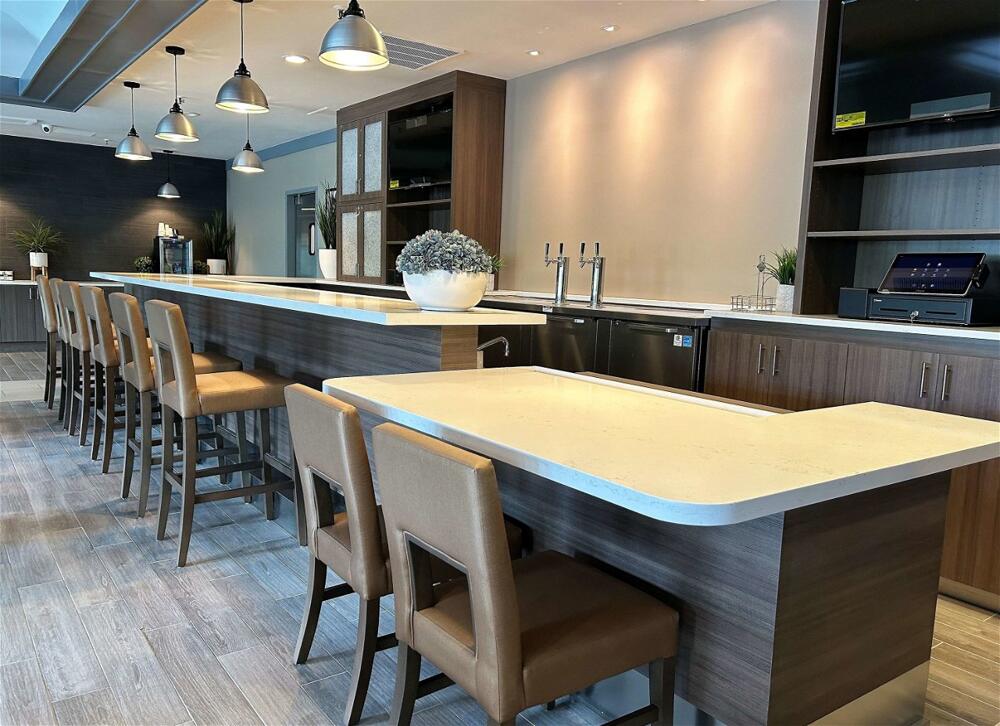 Foto de restauración de Best Western Plus Rockville Hotel &amp;amp; Suites