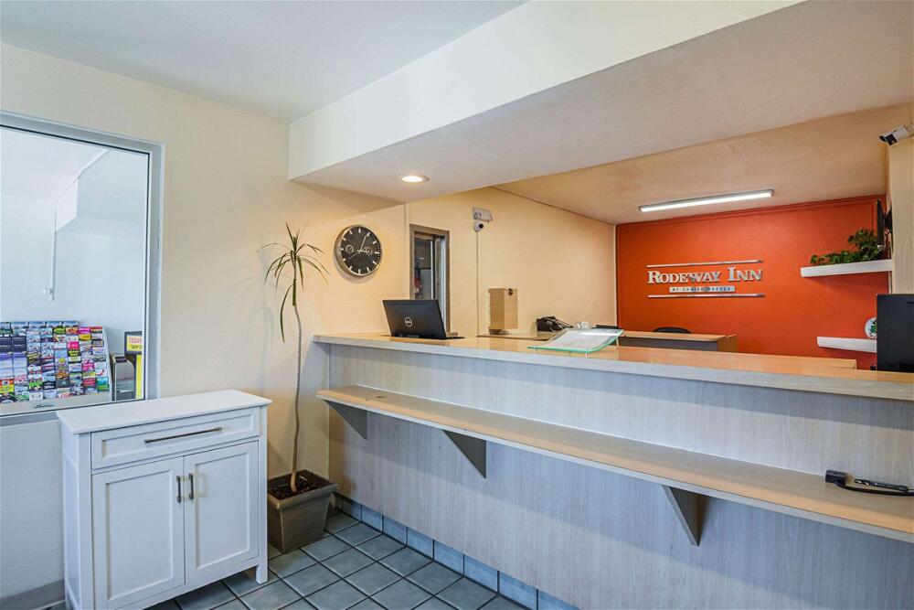 Foto de las zonas nobles de Hotel Rodeway Inn Kissimmee Maingate West