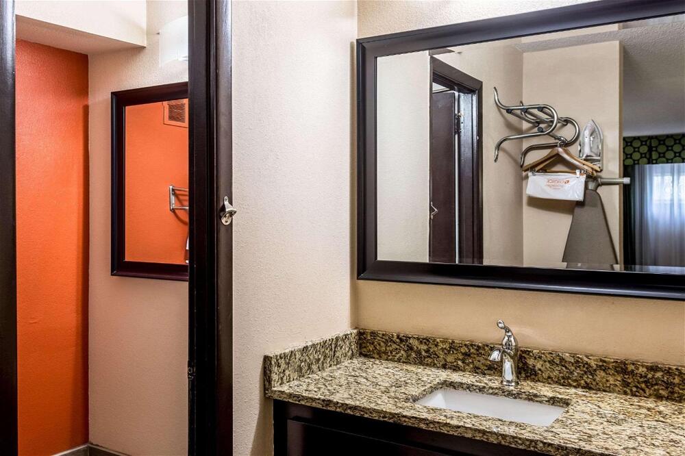Foto de una habitación de Hotel Comfort Inn &amp;amp; Suites Nashville Downtown - Stadium