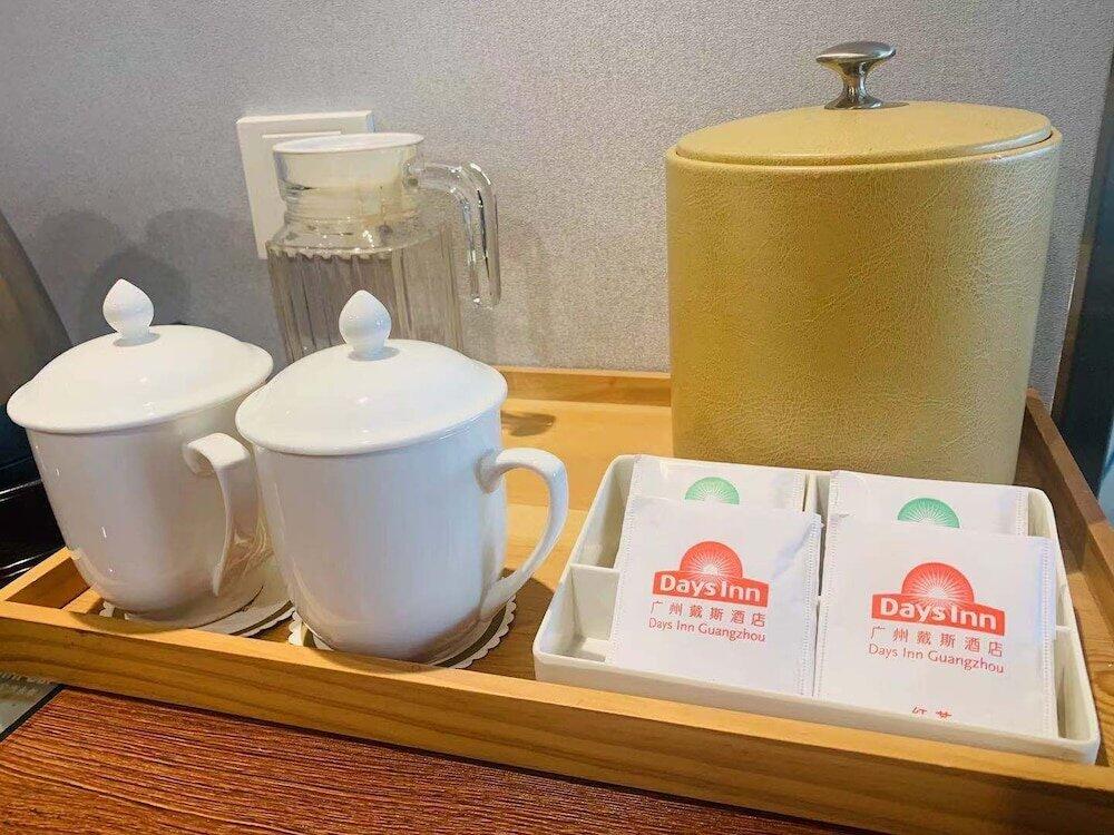 Foto de una habitación de Hotel Days Inn Guangzhou