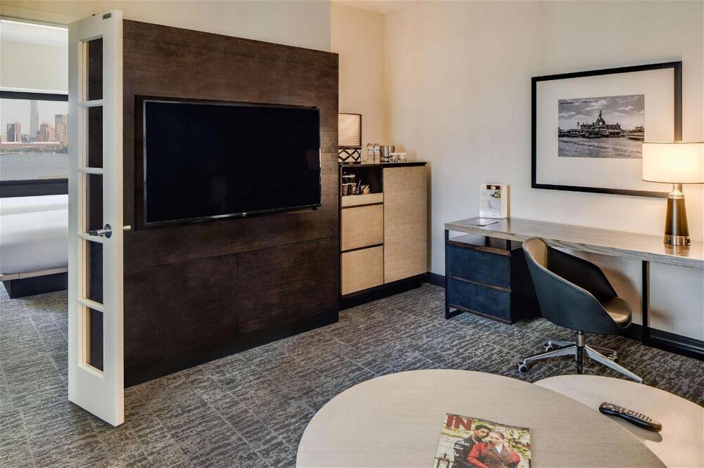 Room – DoubleTree by Hilton Hotel &amp;amp; Suites Jersey City