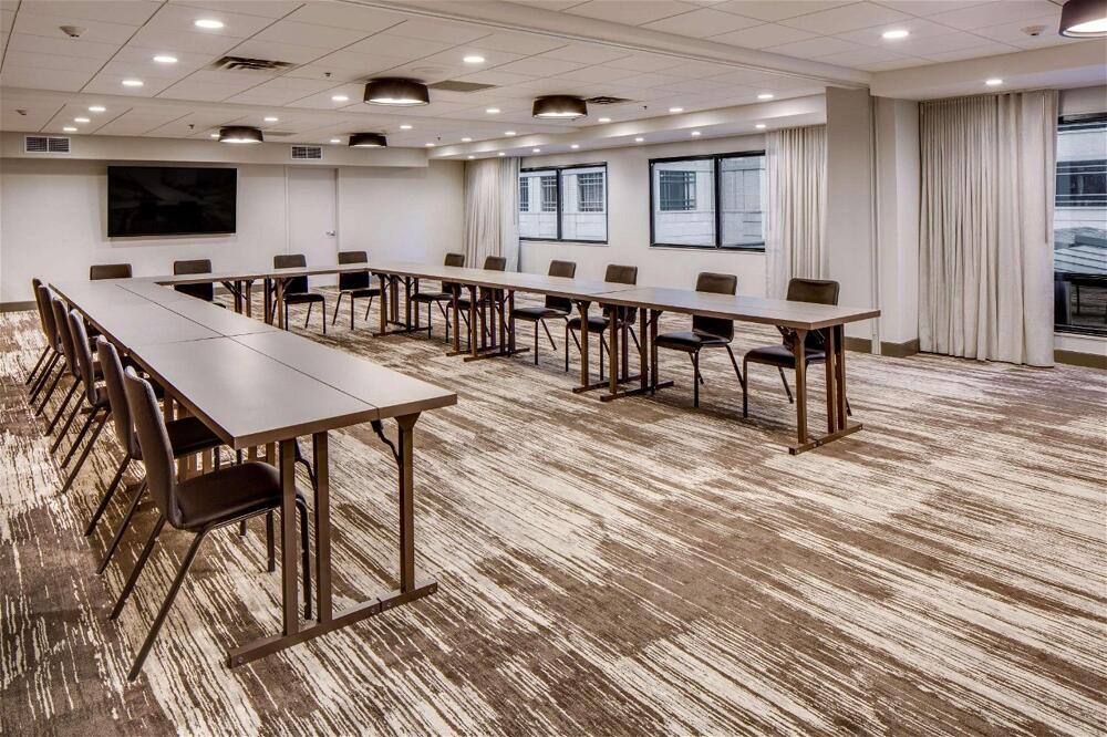 Dining – DoubleTree by Hilton Hotel &amp;amp; Suites Jersey City