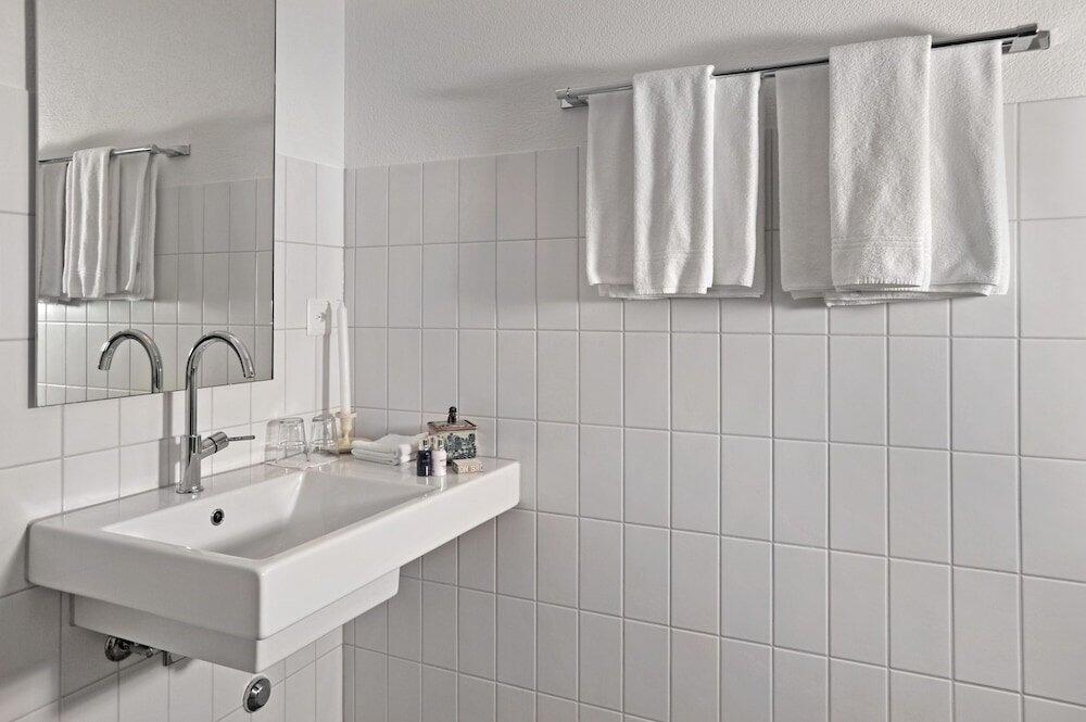 Bathroom – Townhouse Boutique Hotel