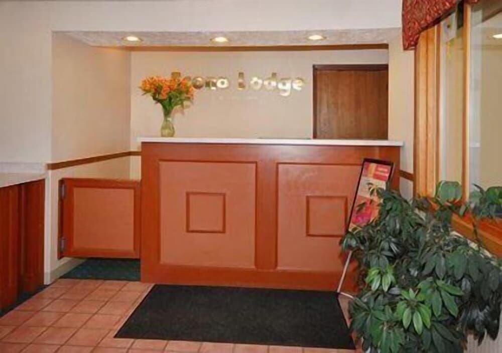 Common areas – Hotel Econo Lodge Traverse City