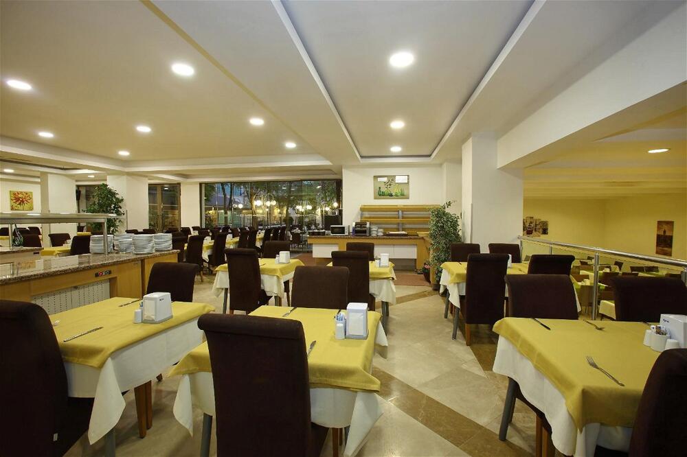 Foto de restauración de Hotel Mandarin Resort &amp;amp; Spa