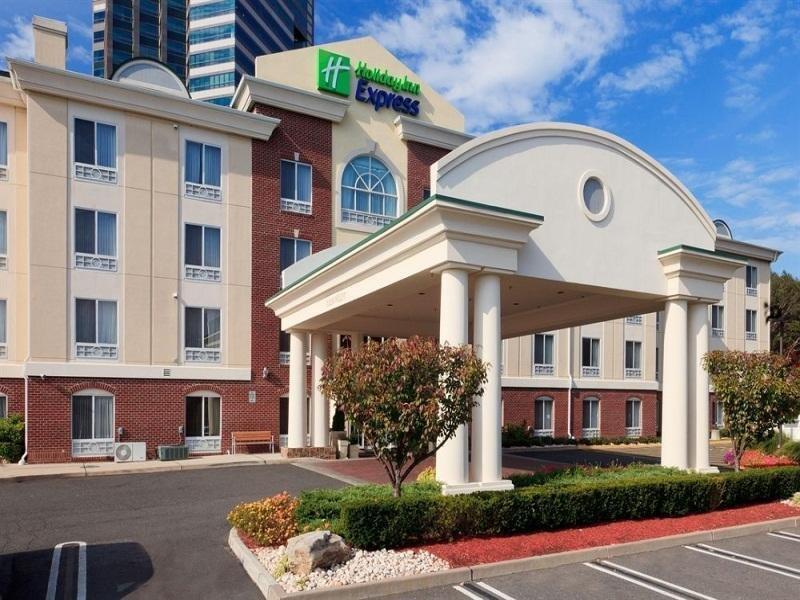 Foto general de Holiday Inn Express Tower Center New Brunswick, an IHG Hotel