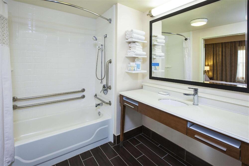 Foto del baño de Hotel Hampton Inn &amp;amp; Suites Providence/Warwick-Airport