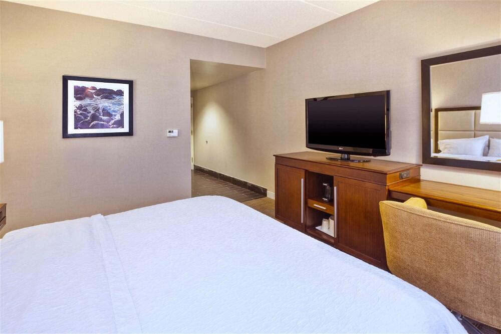 Foto de una habitación de Hotel Hampton Inn &amp;amp; Suites Providence/Warwick-Airport