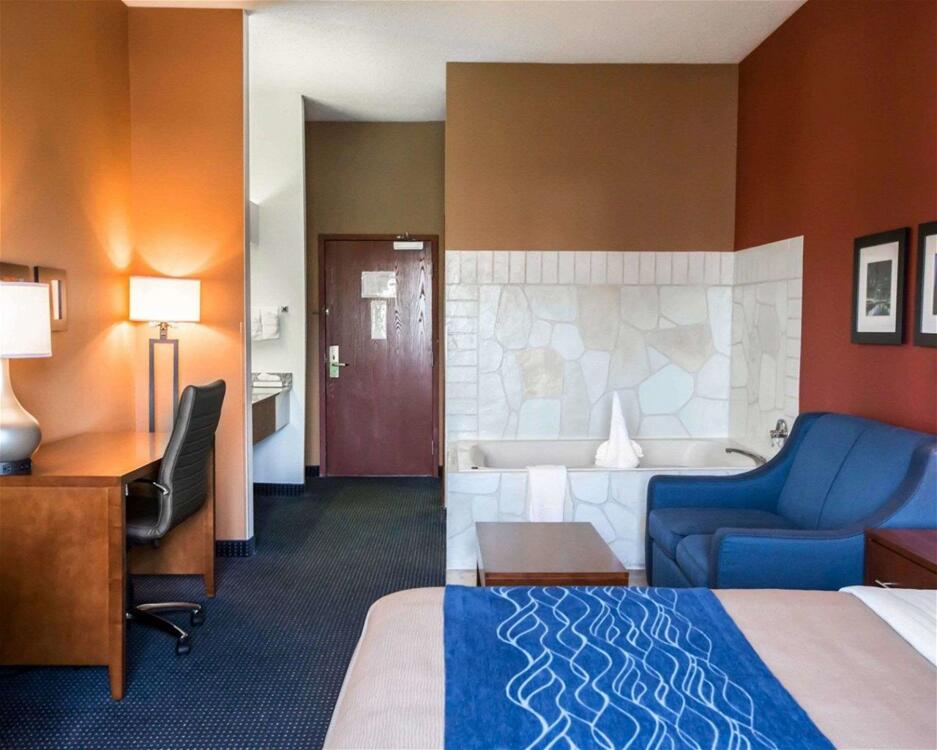 Foto de una habitación de Hotel Comfort Inn Crystal Lake - Algonquin