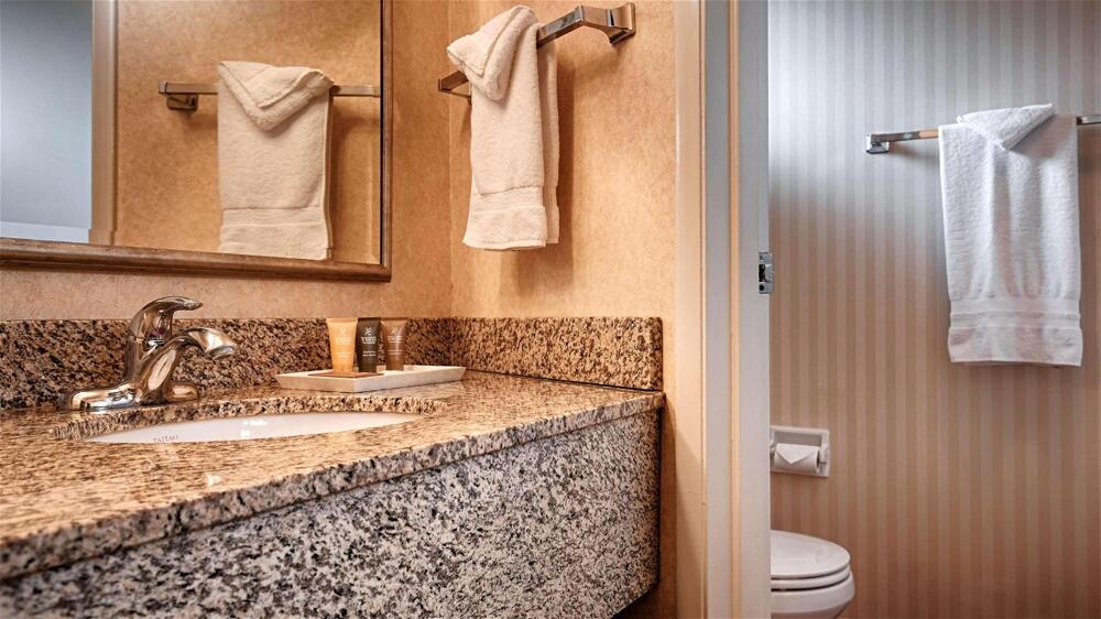 Foto del baño de Hotel Best Western Garden Inn
