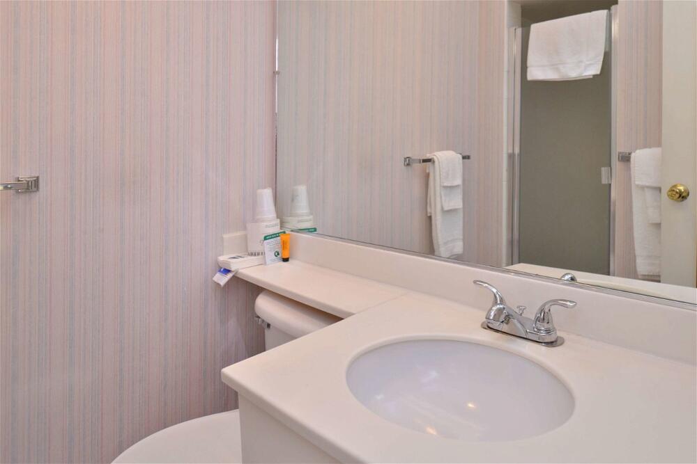 Bathroom – Motel Americas Best Value Inn Tahoe City