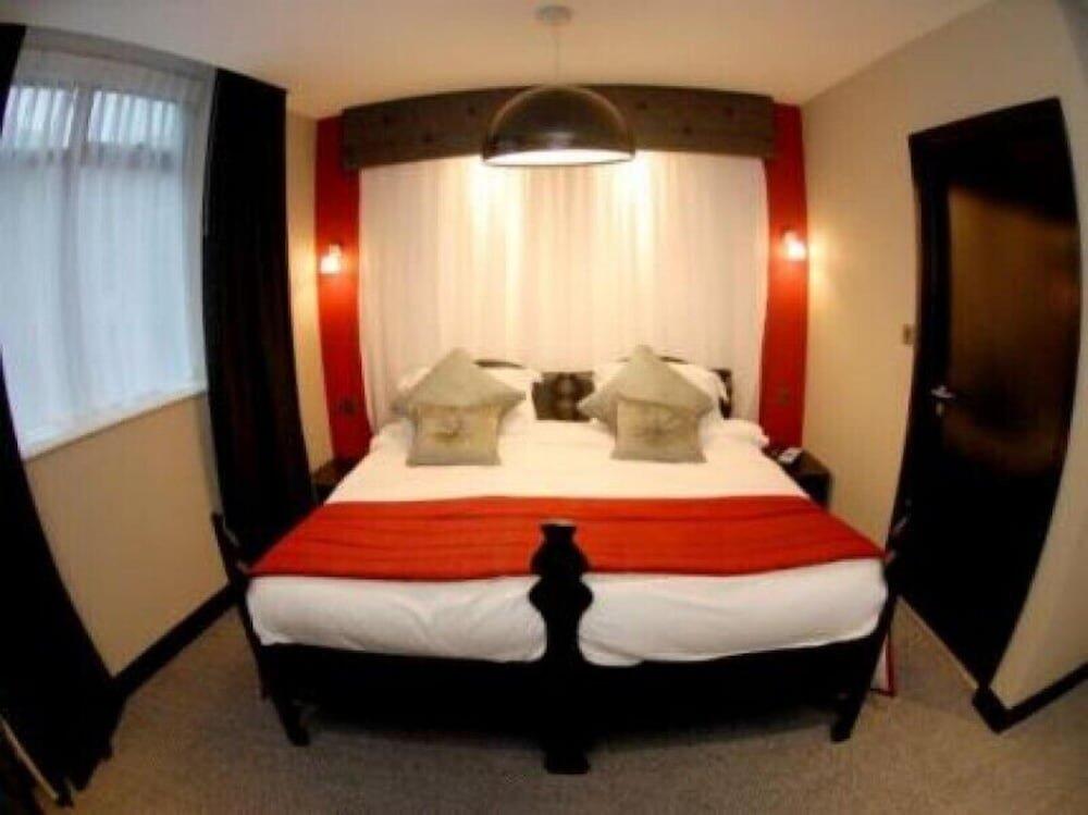 Room – Printworks Hotel