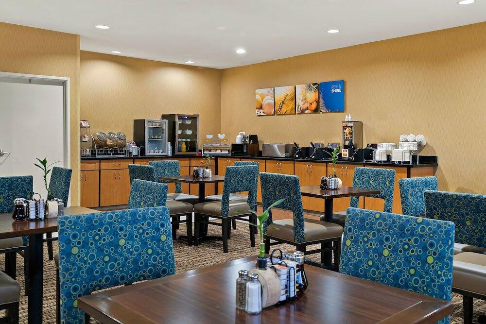 Foto de restauración de Hotel Comfort Suites Saginaw