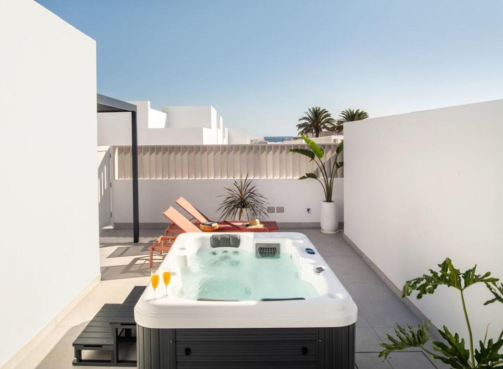 Foto de los servicios de Apartamentos Nazaret Beach - Adults only