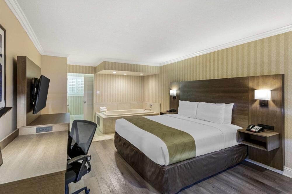 Foto de una habitación de Hotel Quality Inn &amp;amp; Suites Anaheim Maingate