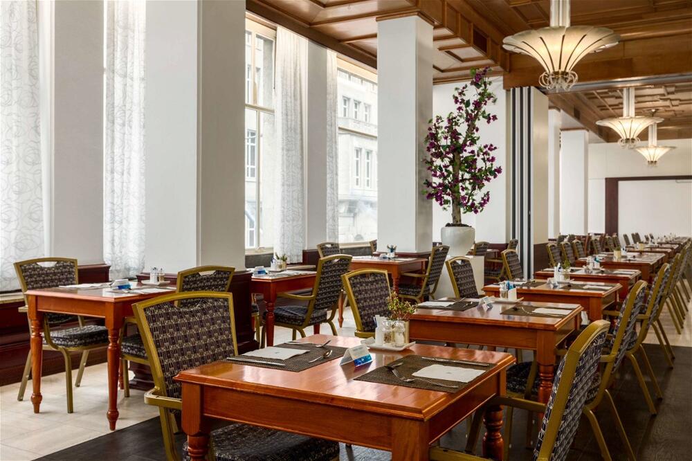 Foto de restauración de NH Atlanta Rotterdam Hotel