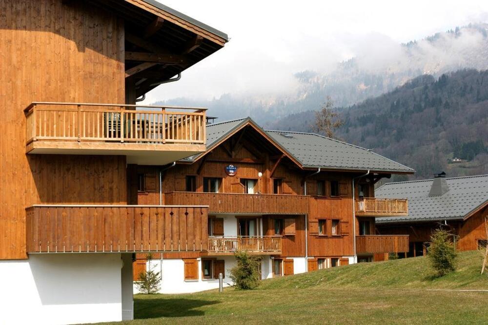 Foto del entorno de Camping Lagrange Vacances Les Fermes de Samoëns
