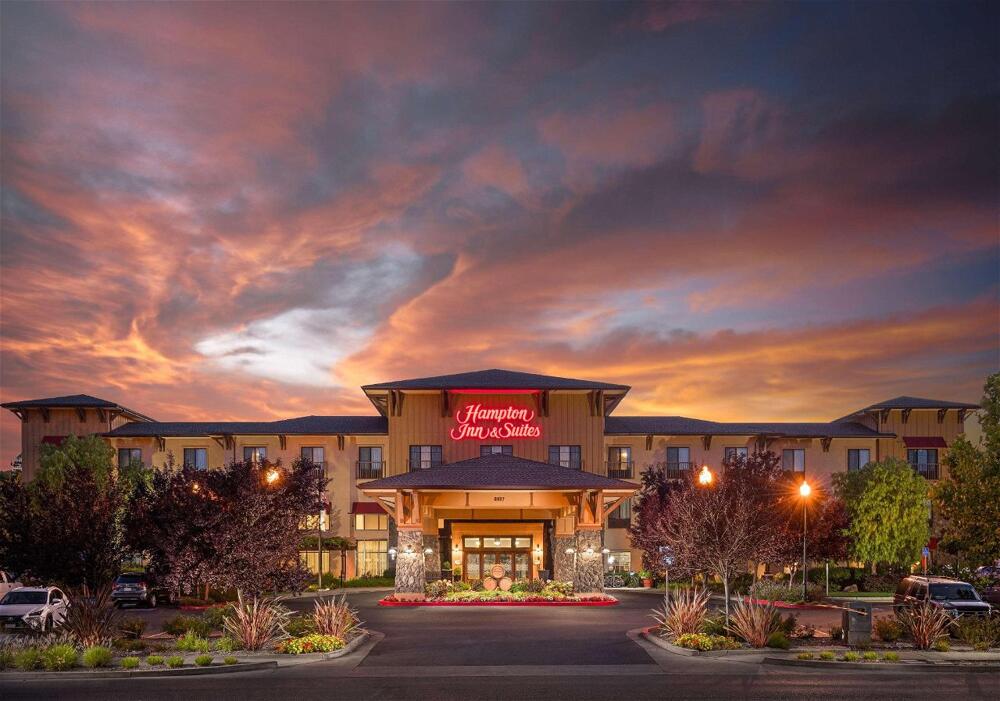 Foto del exterior de Hotel Hampton Inn &amp;amp; Suites Windsor-Sonoma Wine Country