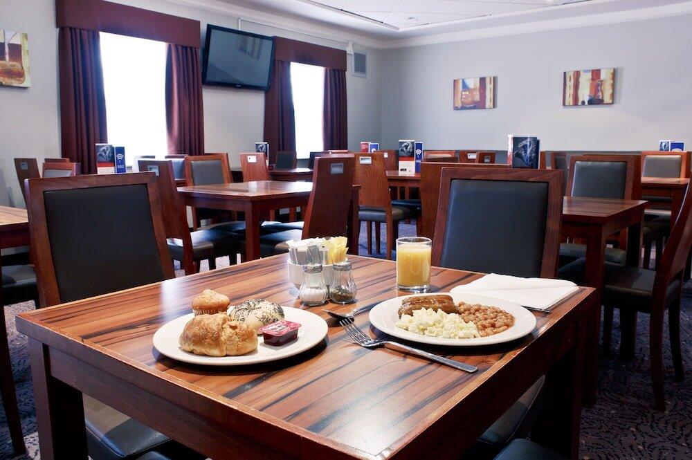 Foto de restauración de Holiday Inn Express York, an IHG Hotel