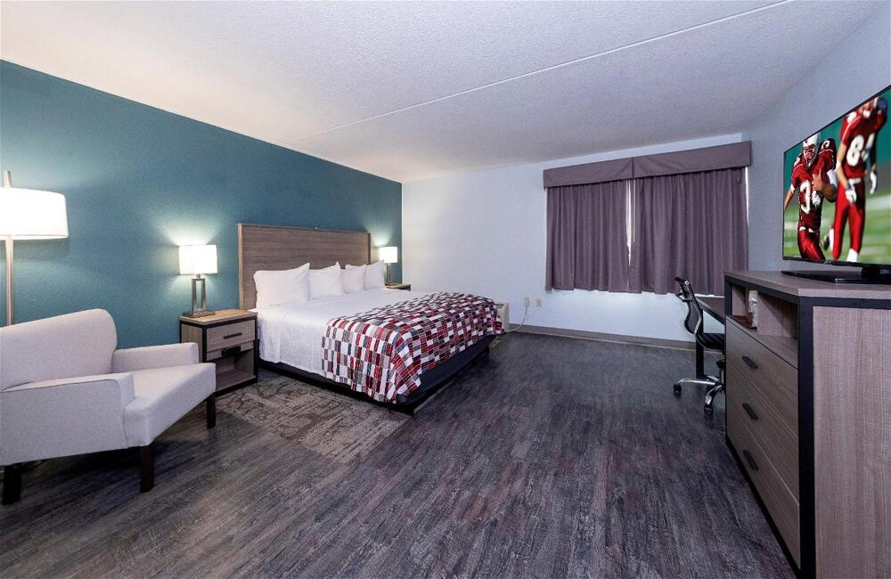 Foto de una habitación de Hotel Red Roof Inn &amp;amp; Suites Wilmington – New Castle