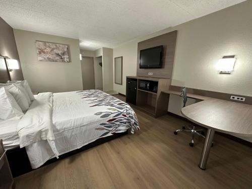 Foto de una habitación de Hotel Knights Inn &amp;amp; Suites Near University of Richmond
