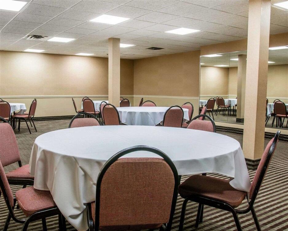 Foto de los servicios de Hotel Comfort Inn Livonia