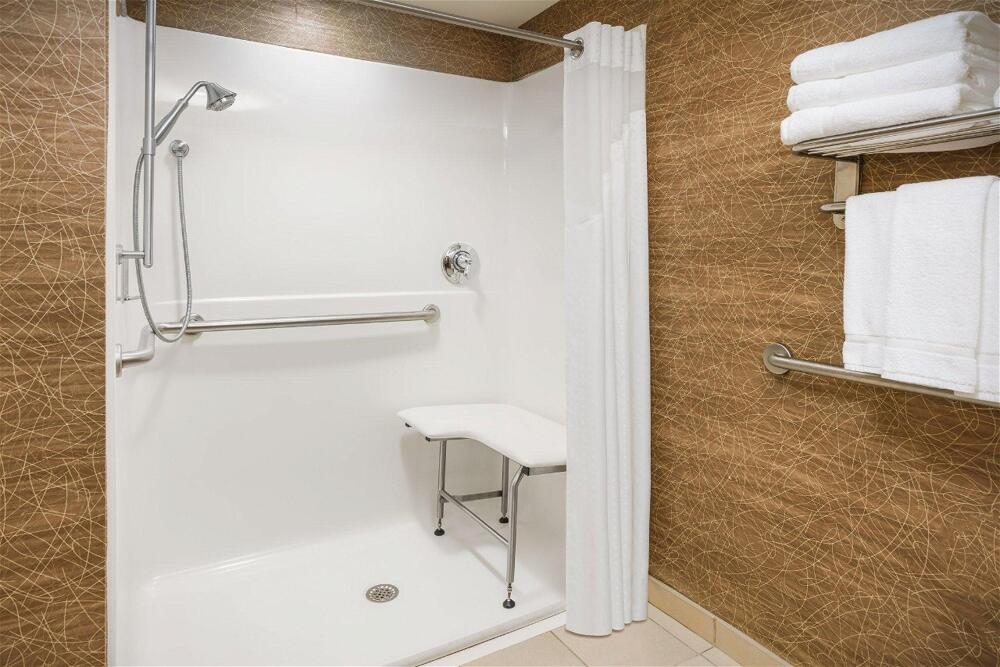 Foto de una habitación de Holiday Inn Express Boston Brockton, an IHG Hotel