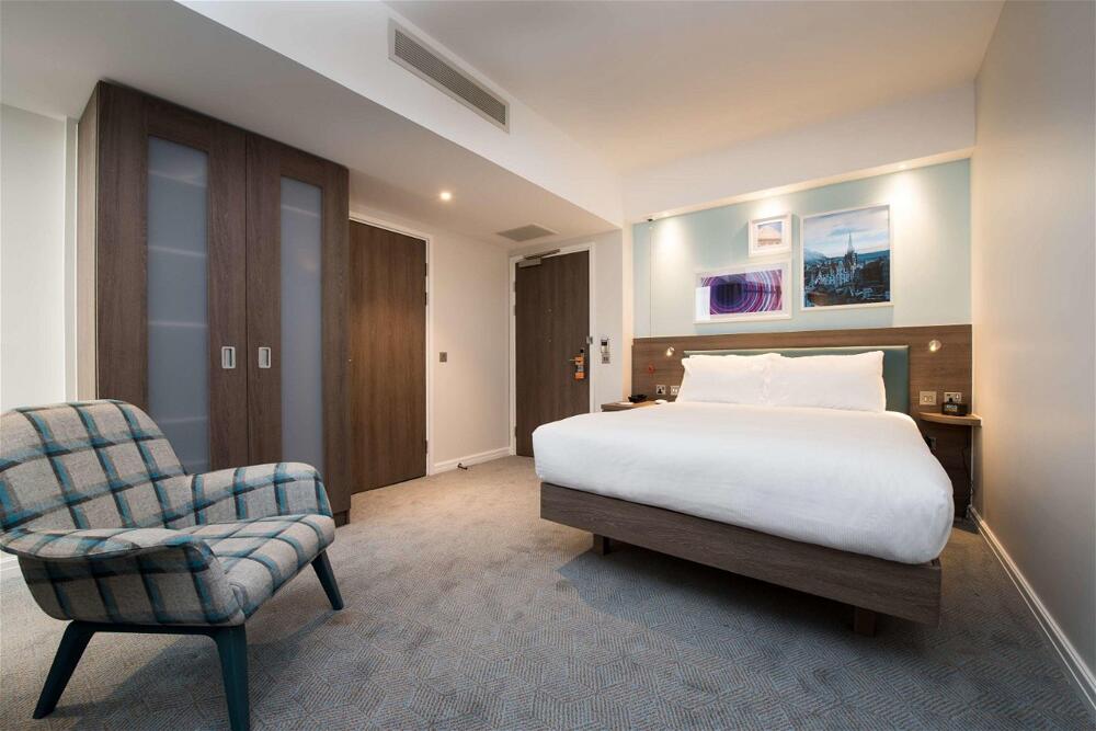 Foto de una habitación de Hotel Hampton by Hilton Edinburgh West End