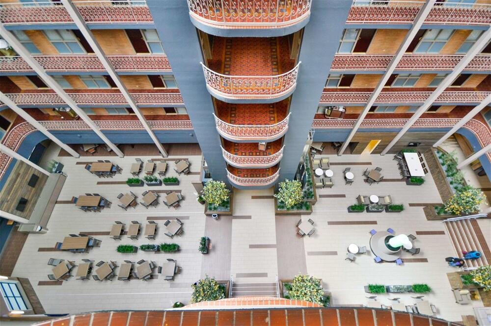 Foto de las zonas nobles de Hotel Embassy Suites by Hilton Denver Central Park