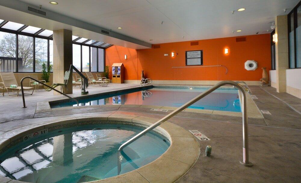 Foto de los servicios de Hotel Embassy Suites by Hilton Denver Central Park