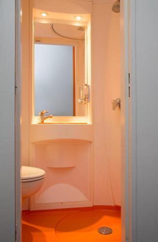 Foto del baño de easyHotel Victoria