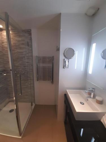 Foto del baño de Hotel Mercure Paris Arc de Triomphe Wagram