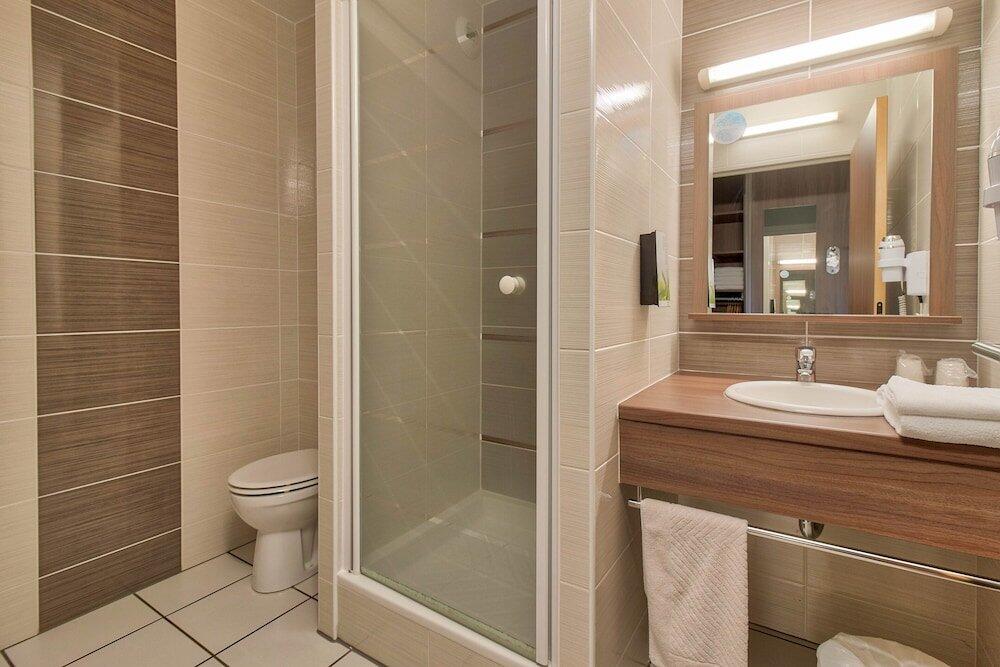 Foto del baño de B&amp;amp;B Hotel Saint-Jean-de-Luz