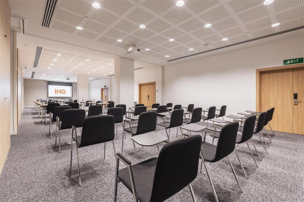 Foto general de Holiday Inn Barcelona - Sant Cugat, an IHG Hotel