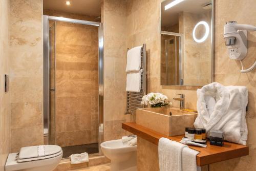 Foto del baño de The Code Hotel