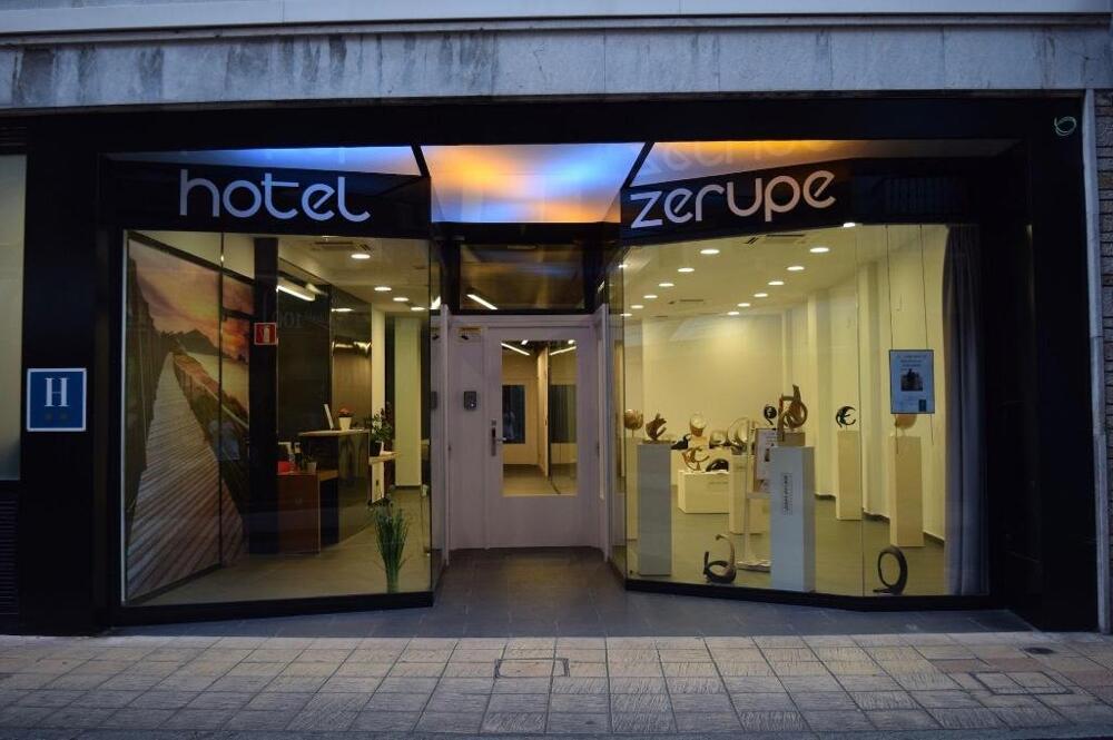 Foto del exterior de Hotel Zerupe