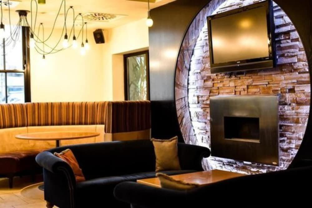Dining – The BlueBell Hotel