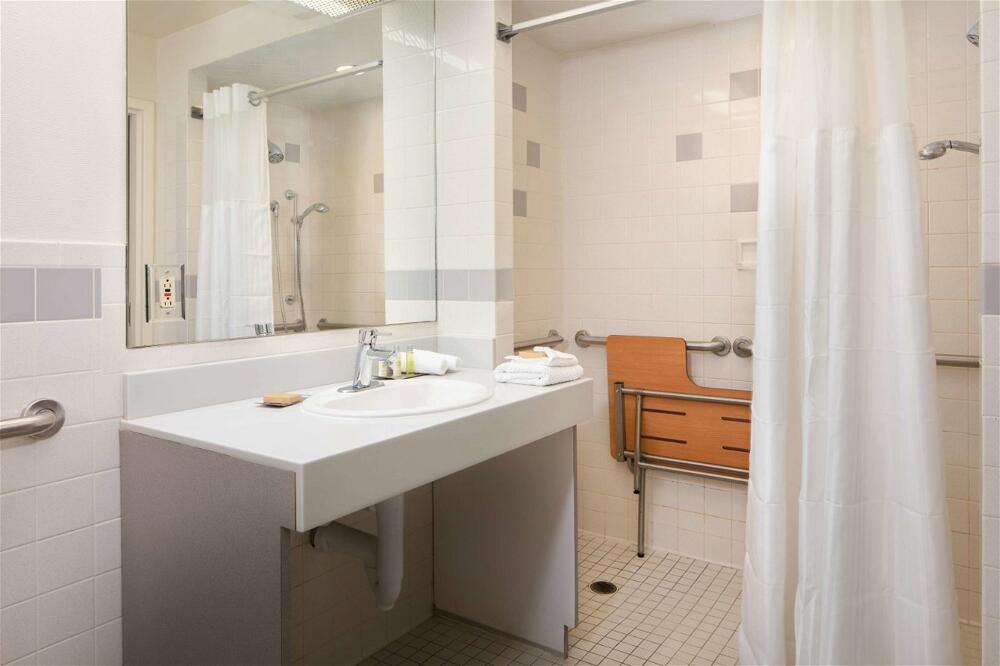 Foto del baño de DoubleTree by Hilton Hotel &amp;amp; Suites Pittsburgh Downtown