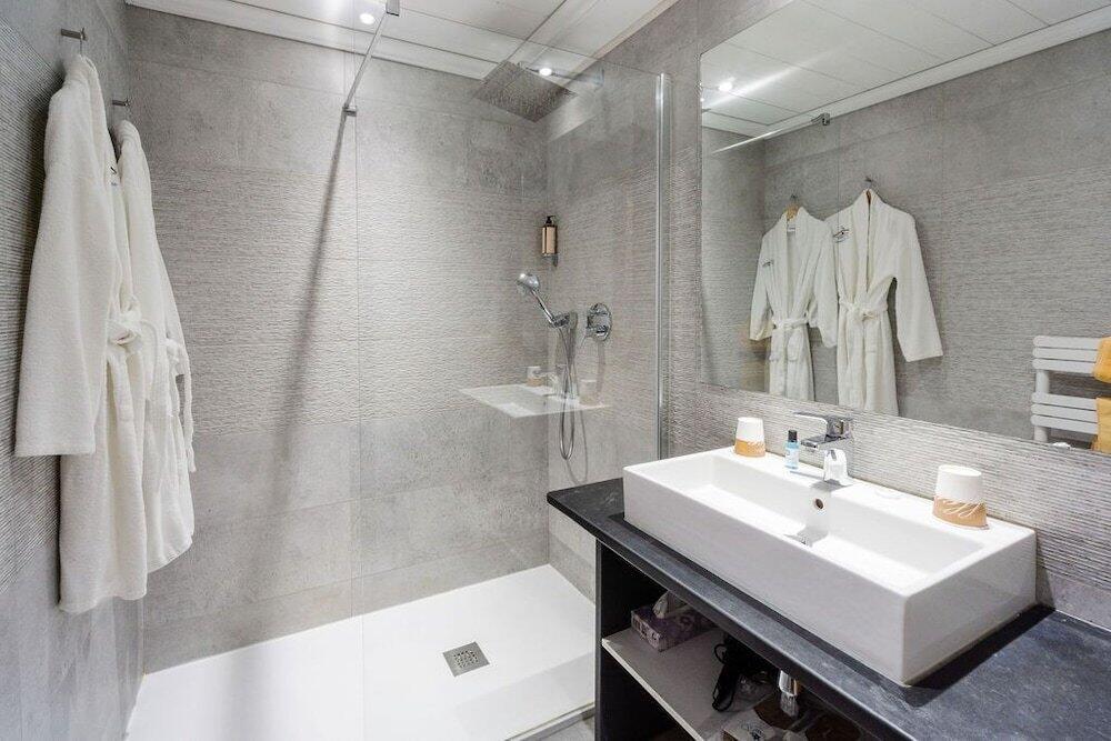 Foto de una habitación de Les Gentianettes Hotel &amp;amp; Spa
