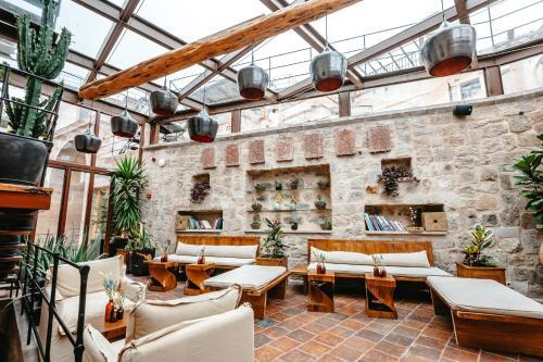 Foto de las zonas nobles de Hotel Millstone Cave Suites