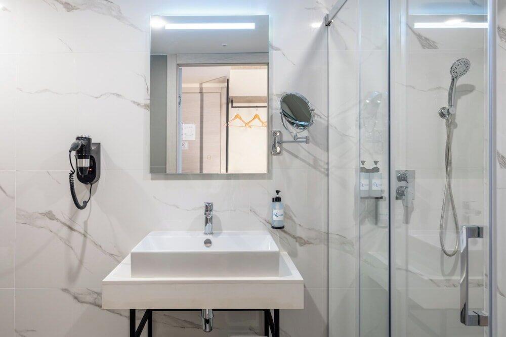 Foto del baño de Alavits Hotel by ST Hotels