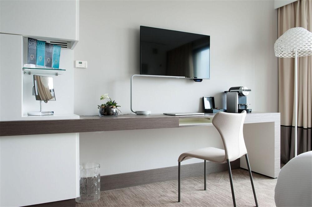 Foto de una habitación de Le Saint-Antoine Hotel &amp;amp; Spa, BW Premier Collection