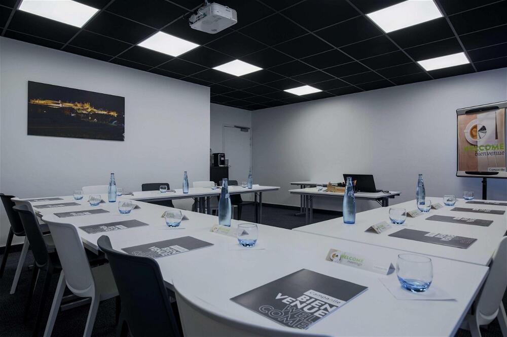 Foto de los servicios de Hotel Campanile Carcassonne Est - La Cité